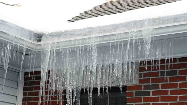 Do Eavestroughs (Gutters) Cause Ice Dams? Ottawa Ice Dam Problems